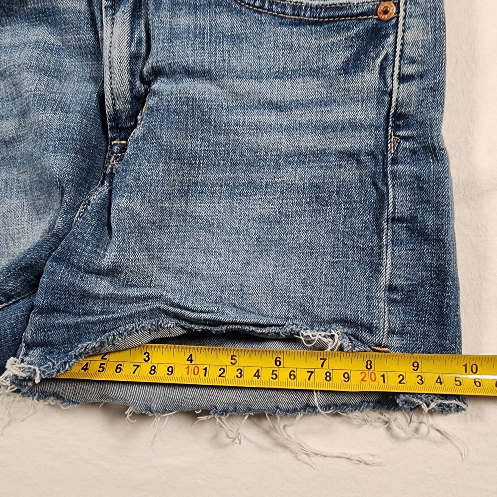 Gap Jeans Shorts Womens 26 / 2 R Denim 4" Short High Rise Cutoff Y2K Chic Boho - Picture 8 of 9